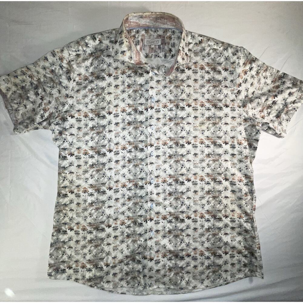 7 Downie St. Couture men's casual button-up shirt in a size 8